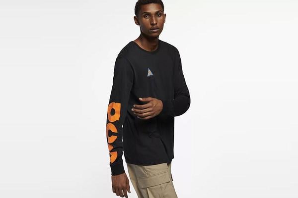 Nike acg hotsell nsw tee